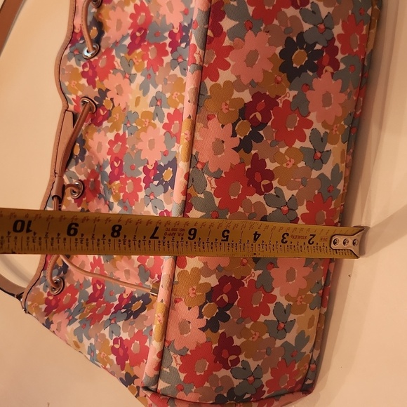 Coach Designer Floral Print Canvas Pink Colorful Drawstring handbag Purse - Picture 13 of 13